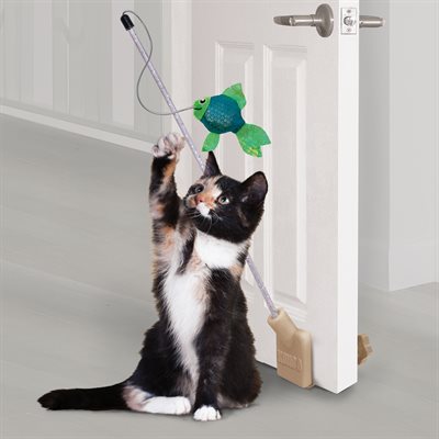 Kong Connects Angler Door Teaser for Cats