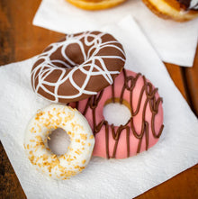 Bosco & Roxy's🍁 3D Medium Vanilla Donuts | Woof it Down