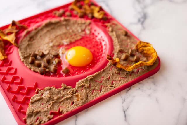 Messy Mutts 🍁Silicone Therapeutic Licking Bowl Mat 10x10 Grey