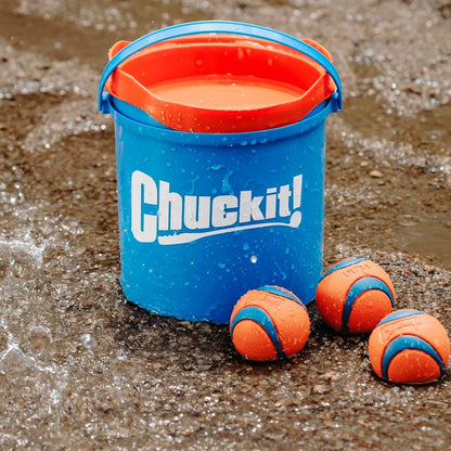 Chuck It! Bucket with Ultra Ball Medium 8 pack