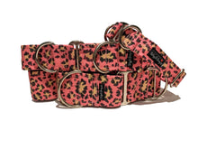 Wiggle Bumz Pink Leopard Clip Collar
